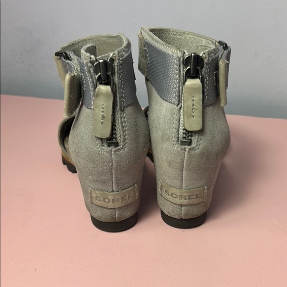 Sorel Gray Suede Wedge Sandals with Ankle Strap - Picture 3 of 10